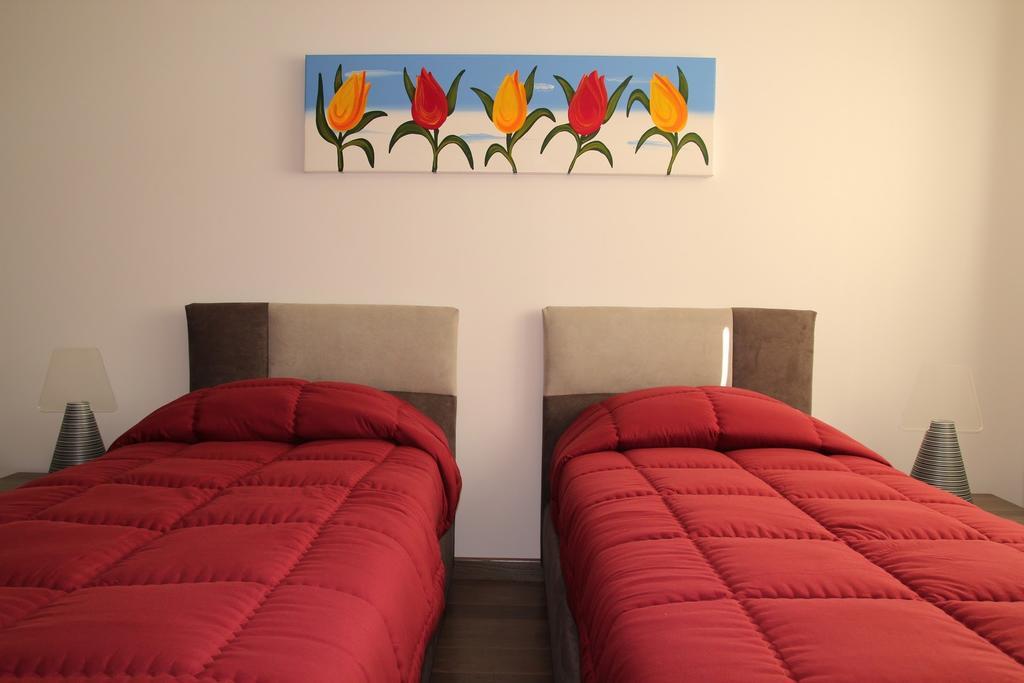 Suite Rosso & Nero เลชเช ภายนอก รูปภาพ